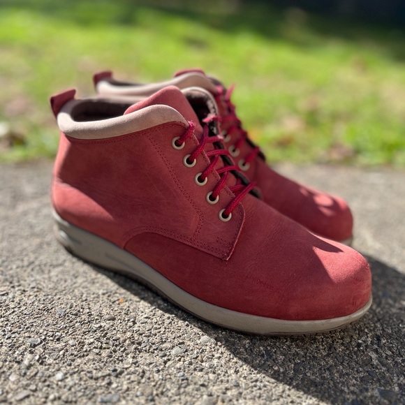 SAS Shoes - SAS Gretchen Red Lace up Ankle Leather Boots Sz 8.5